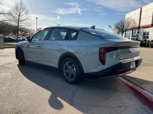 Used 2025 Kia K4 LXS image 8