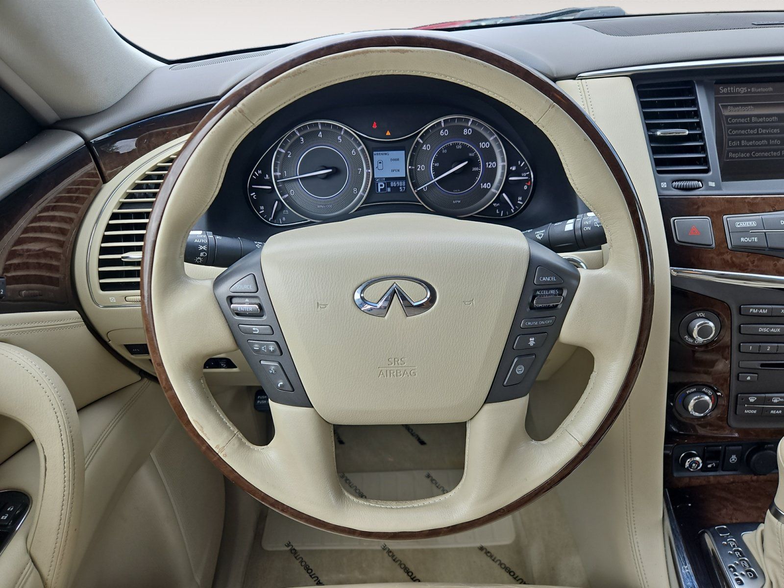 Used 2011 INFINITI QX56 4WD w/ Deluxe Touring Pkg image 12