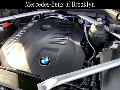 Used 2025 BMW X7 xDrive40i w/ Premium Package image 31