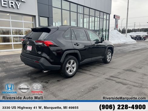 Used 2025 Toyota RAV4 XLE image 9