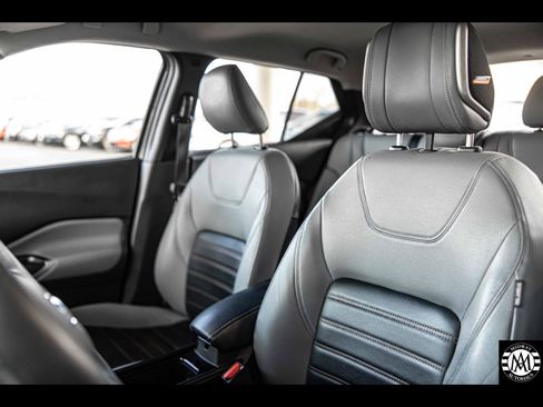 Used 2021 Nissan Kicks SR w/ SR Premium Package FWD image 4