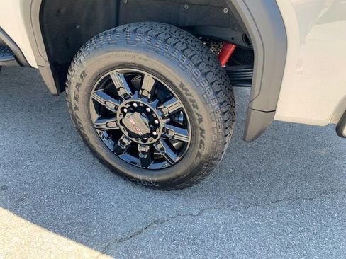 New 2026 GMC Sierra 2500 AT4 w/ Technology Package AWD/4WD image 11