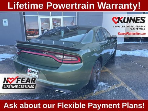 Used 2022 Dodge Charger SXT w/ Blacktop Package RWD image 7