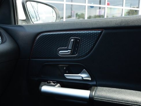 Used 2025 Mercedes-Benz GLA 250 image 26