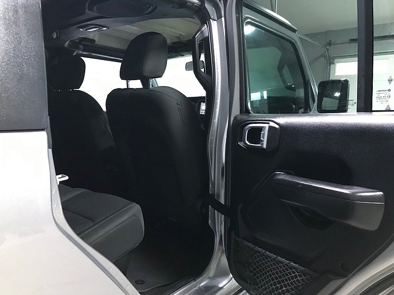 Used 2020 Jeep Gladiator Sport w/ Quick Order Package 24S AWD/4WD image 18