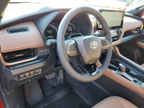 Used 2026 Toyota Grand Highlander AWD Hybrid image 11