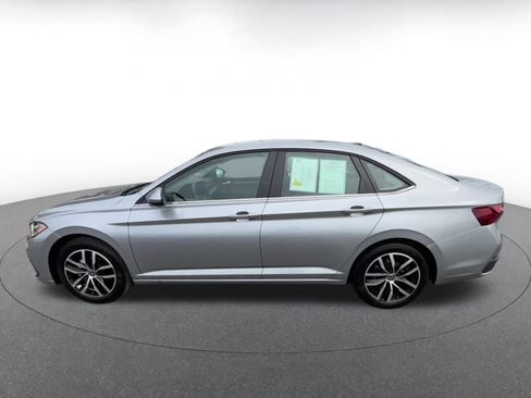 Used 2025 Volkswagen Jetta SE image 10