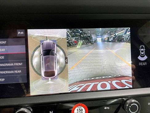 Used 2025 Porsche Macan image 21