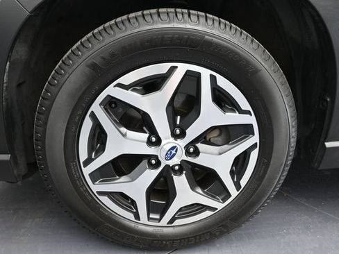 Used 2023 Subaru Forester Premium AWD/4WD image 21