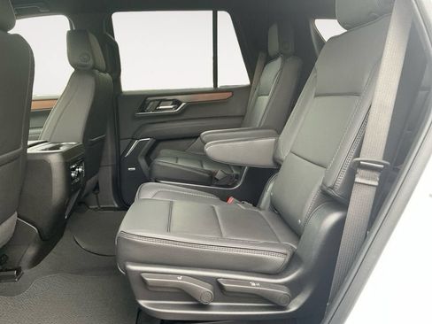 Used 2025 GMC Yukon Denali AWD/4WD image 13