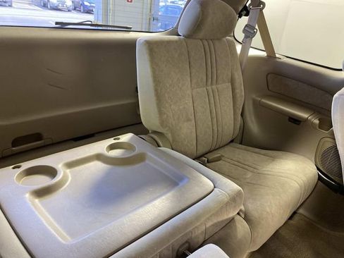 Used 2000 Toyota Sienna FWD image 12