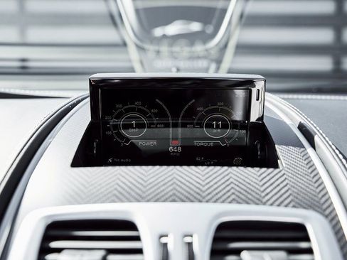 Used 2017 Aston Martin Vanquish S image 70