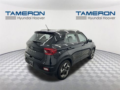 Used 2023 Hyundai Venue SEL image 5