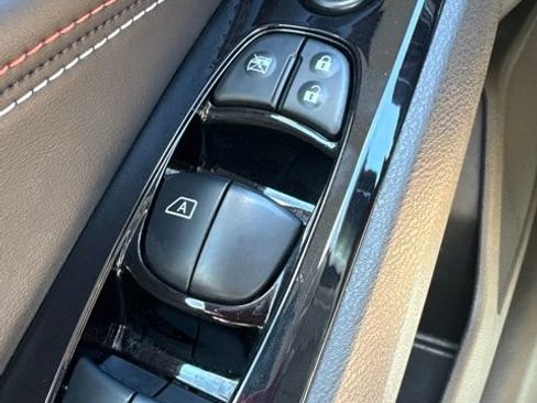Used 2023 Nissan Altima 2.5 SR w/ SR Premium Package FWD image 5