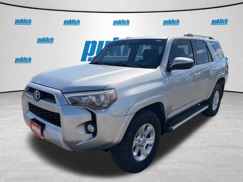 Used 2019 Toyota 4Runner SR5 AWD/4WD image 3