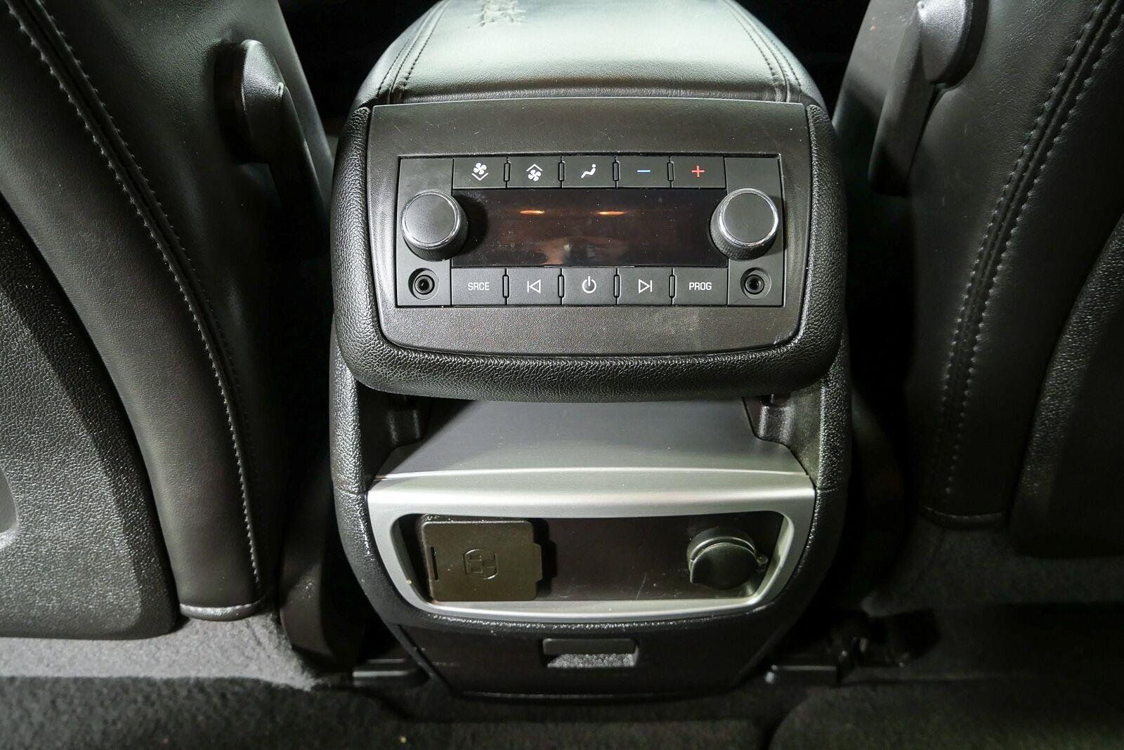 Used 2008 GMC Acadia SLT w/ Convenience Package FWD image 18