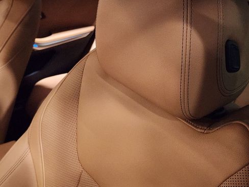 Used 2023 BMW 330i Sedan w/ Premium Package image 32