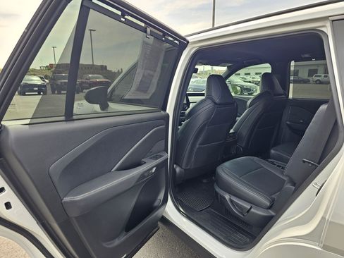Used 2026 Lexus TX 500h AWD w/ Technology Package image 15