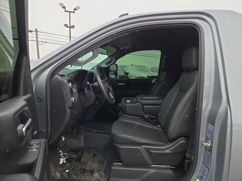 Used 2024 GMC Sierra 2500 Pro w/ Convenience Package image 9