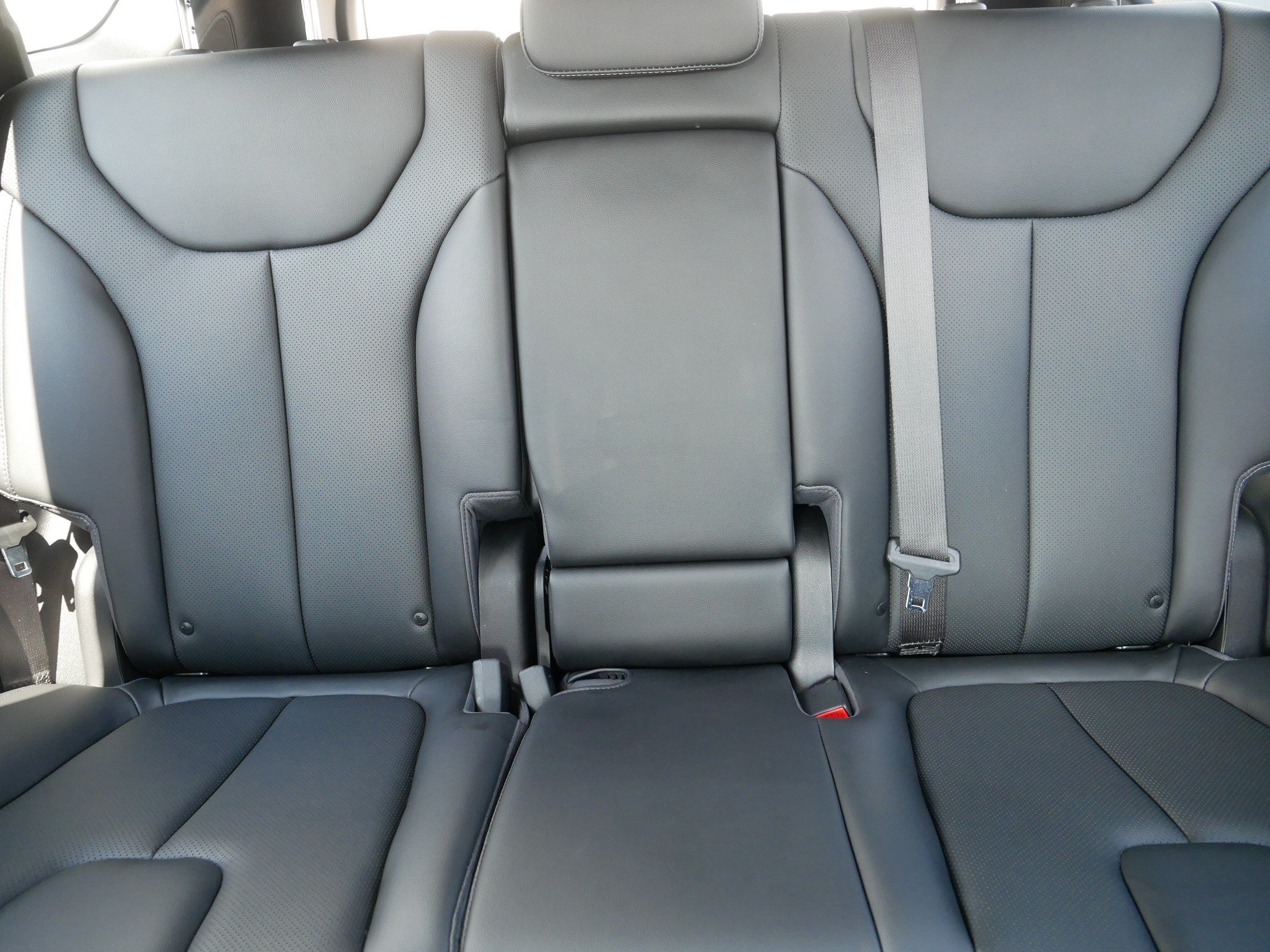 Used 2023 Hyundai Santa Fe SEL w/ Premium Package AWD/4WD image 13