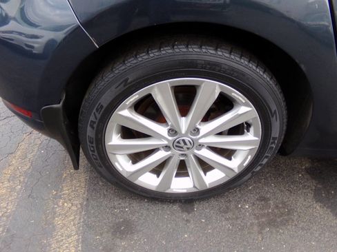 Used 2013 Volkswagen Golf TDI image 19