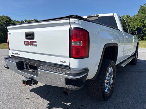 Used 2015 GMC Sierra 2500 SLE w/ SLE Preferred Package AWD/4WD image 5