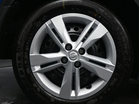 New 2025 Nissan Kicks Play S image 9