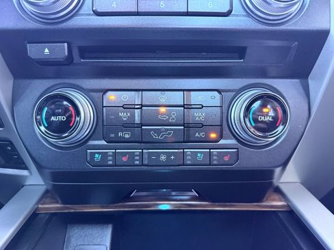 Used 2018 Ford F150 Lariat w/ Equipment Group 502A Luxury image 18