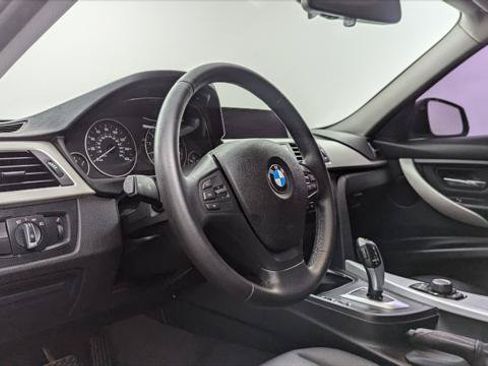 Used 2018 BMW 320i Sedan RWD image 23