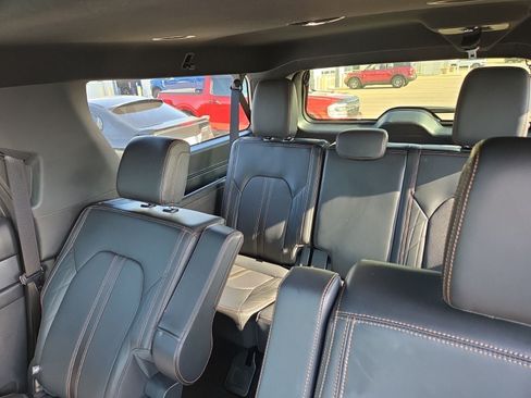 Used 2023 Ford Expedition Max Platinum AWD/4WD image 17