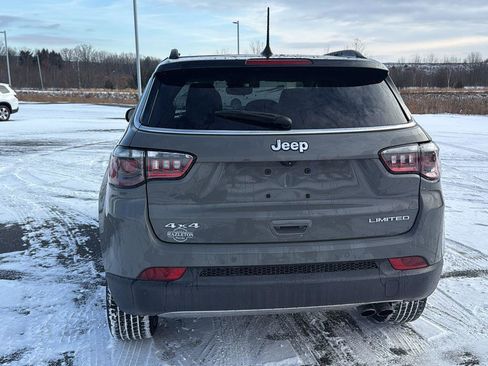 Used 2022 Jeep Compass Limited image 9