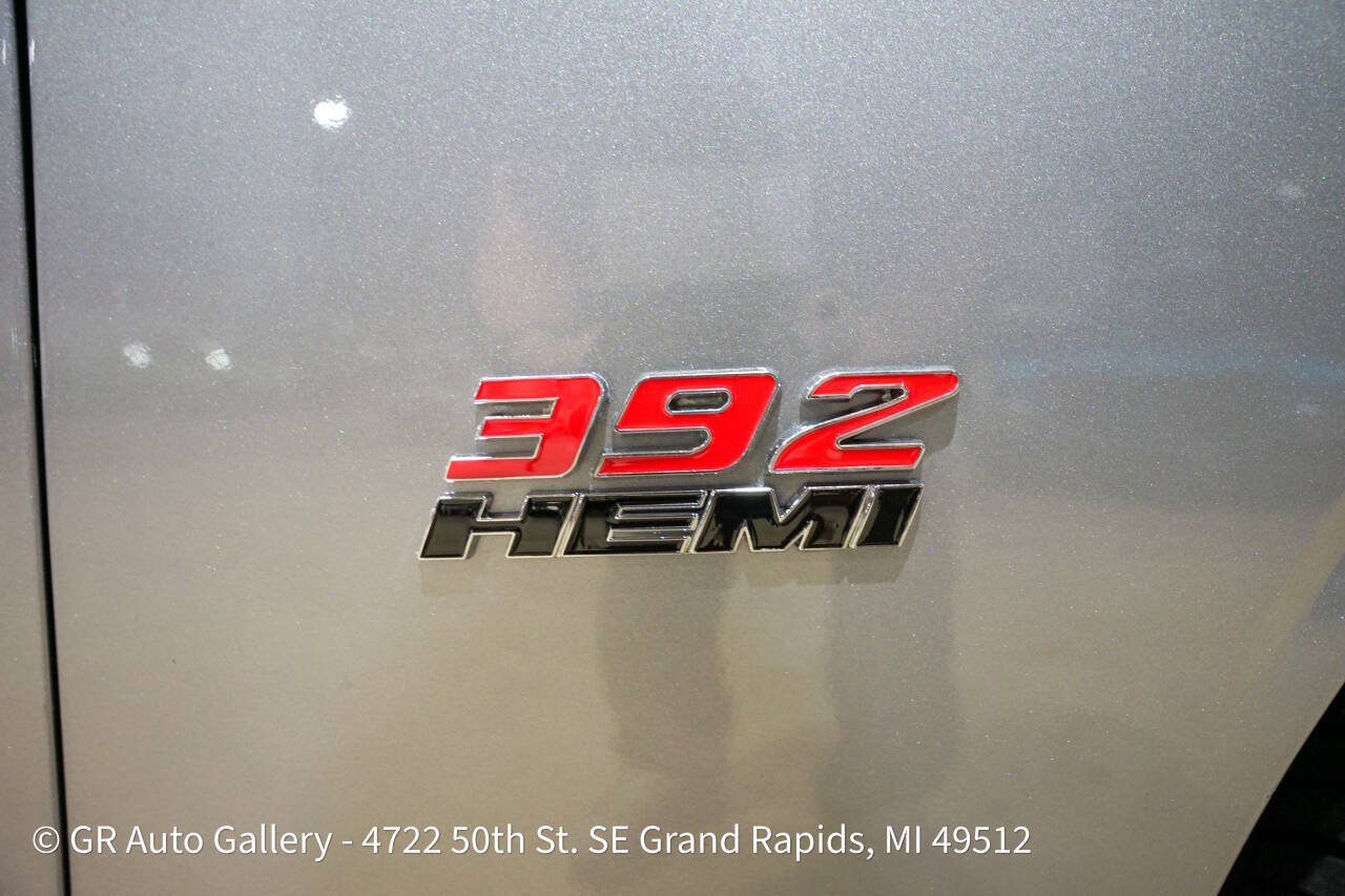 Used 2013 Dodge Challenger SRT8 w/ Harman Kardon Audio Group RWD image 25