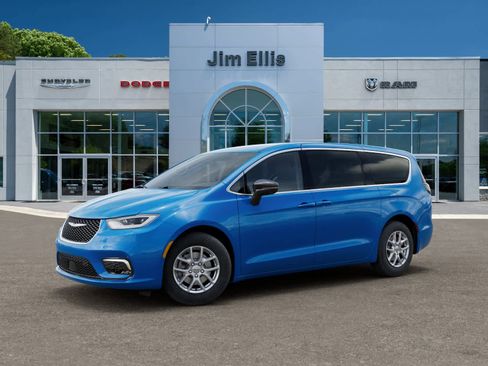 New 2026 Chrysler Pacifica Select FWD image 2