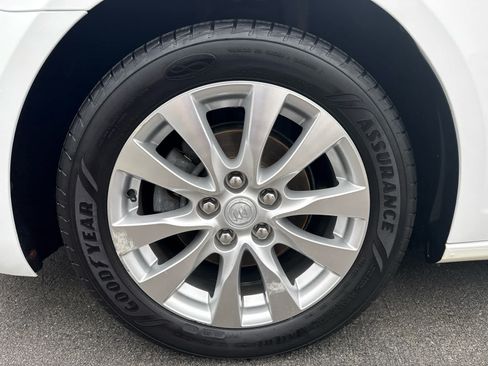 Used 2014 Buick LaCrosse FWD image 9