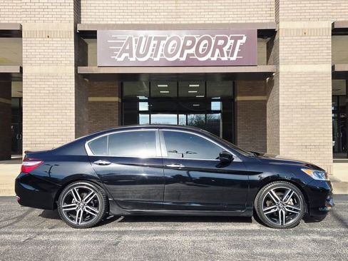 Used 2016 Honda Accord Sport image 4