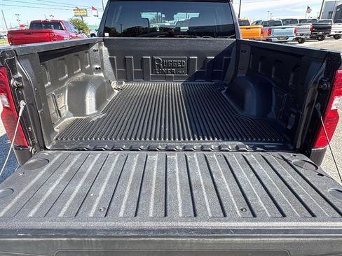 Used 2023 Chevrolet Silverado 1500 LT AWD/4WD image 17