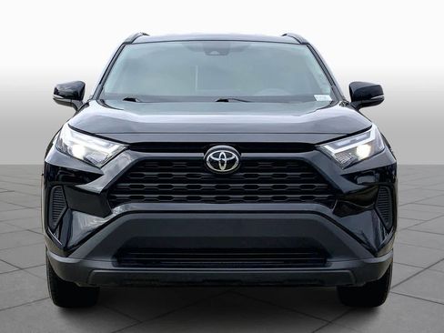 Used 2022 Toyota RAV4 XLE image 4