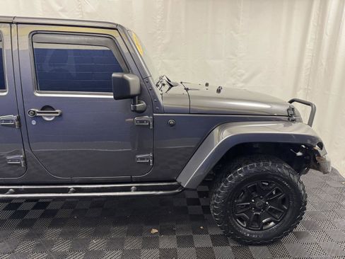 Used 2016 Jeep Wrangler Unlimited Sahara image 10