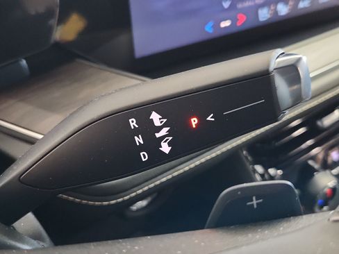 New 2026 Chevrolet Suburban Premier AWD/4WD image 19