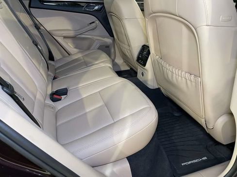 Certified 2026 Porsche Macan AWD/4WD image 23