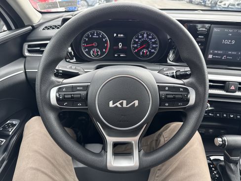 Used 2023 Kia K5 LXS FWD image 16