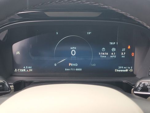 New 2026 Lincoln Corsair Premiere image 18