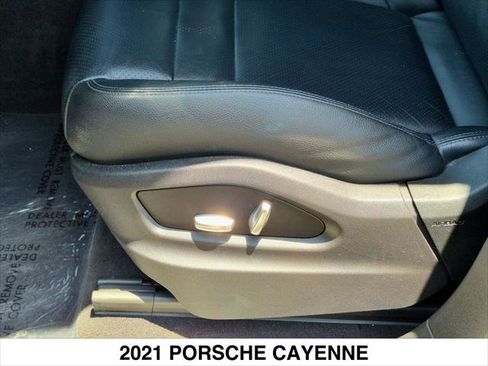 Used 2021 Porsche Cayenne AWD/4WD image 22