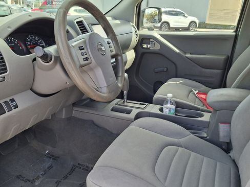 Certified 2019 Nissan Frontier S image 9