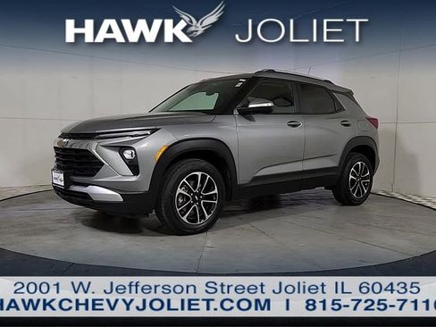 Used 2025 Chevrolet TrailBlazer LT AWD/4WD image 4