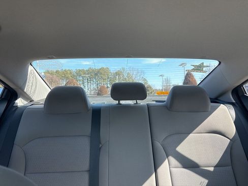 Used 2018 Hyundai Elantra SEL image 13