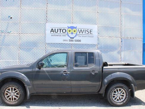 Used 2015 Nissan Frontier SV w/ SV Value Truck Package RWD image 2