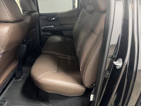 Used 2023 Toyota Tacoma Limited image 28