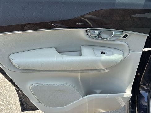 Used 2017 Volvo XC90 T6 Momentum w/ Vision Package AWD/4WD image 17