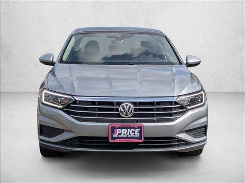 Used 2020 Volkswagen Jetta SEL image 2